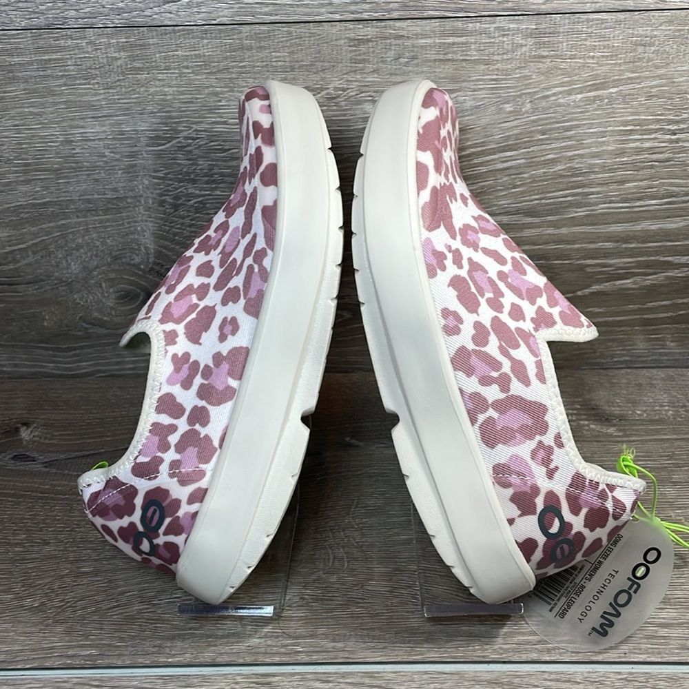 OOFOS Women's Slip-On Sneakers Pink Leopard Pattern - Picture 10 of 11
